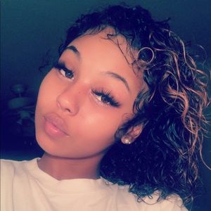 Meet your Posher, Ebony